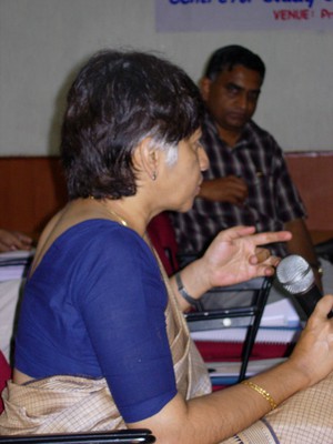 Tejaswini Niranjana speaking in the Kuvempu University Regions Conference (2005)