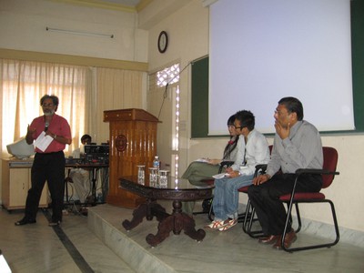 Ashish Rajadhyaksha speaking at the Asian Cinema conference: February 2007